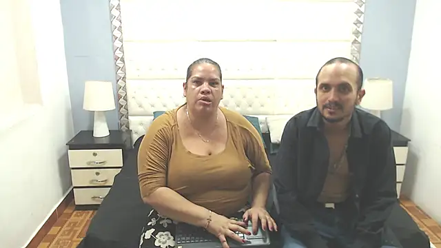 Snapshot of Candy_and_Jh0n chatting on March 15, 2025, 2:46 am Candy and Jh0n online show from March 15, 2025, 2:46 am