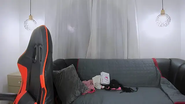 Fernanda brown18 online show from October 25, 2025, 8:20 pm