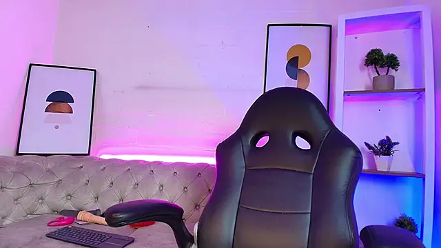 Snapshot of Aliiceyong chatting on March 7, 2025, 6:24 am Aliiceyong online show from March 7, 2025, 6:24 am