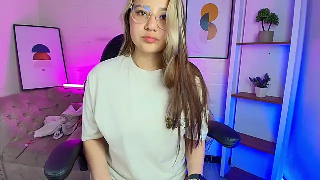 Snapshot of Aliiceyong chatting on March 9, 2025, 5:11 am Aliiceyong online show from March 9, 2025, 5:11 am