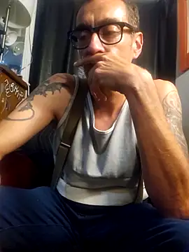 Snapshot of Pumpndeep chatting on April 1, 2026, 2:13 am Pumpndeep online show from April 1, 2026, 2:13 am