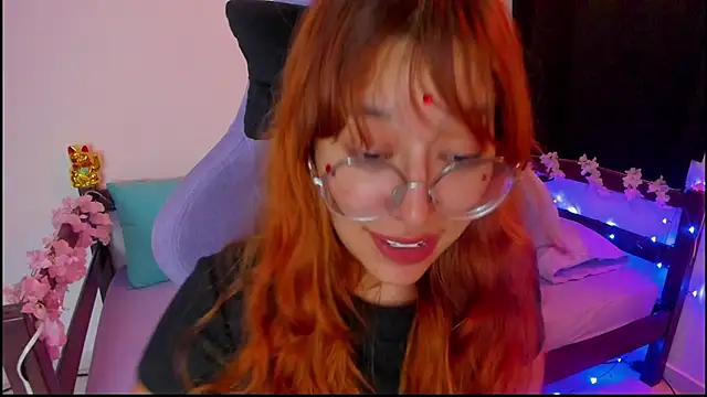  Moon Johnson online show from October 30, 2025, 1:48 am