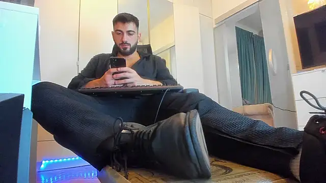 Snapshot of welcometo_hell chatting on October 18, 2025, 1:46 pm welcometo hell online show from October 18, 2025, 1:46 pm