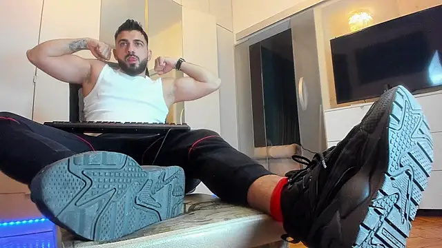 Snapshot of welcometo_hell chatting on October 16, 2025, 7:33 pm welcometo hell online show from October 16, 2025, 7:33 pm