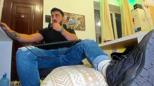 Snapshot of welcometo_hell chatting on November 21, 2025, 11:59 pm welcometo hell online show from November 21, 2025, 11:59 pm