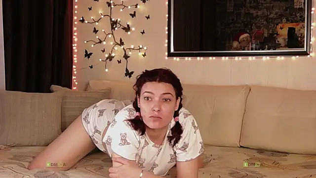 Snapshot of Alysta chatting on December 23, 2025, 5:51 am Alysta online show from December 23, 2025, 5:51 am