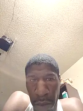 Snapshot of willywonka7793 chatting on March 7, 2025, 2:01 pm willywonka7793 online show from March 7, 2025, 2:01 pm