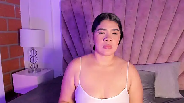 EmmaBecket2 online show from February 6, 2026, 1:01 am