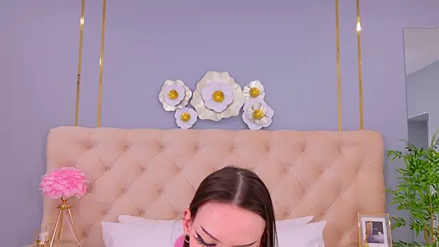 Snapshot of KittiMissi chatting on March 8, 2025, 12:41 pm KittiMissi online show from March 8, 2025, 12:41 pm