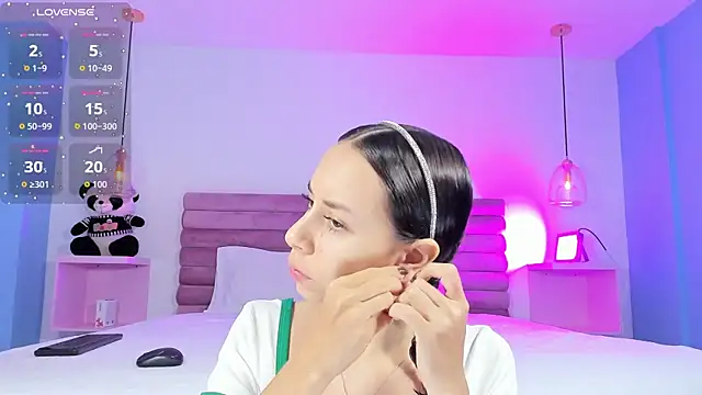 AbyCooper online show from November 12, 2025, 11:58 am