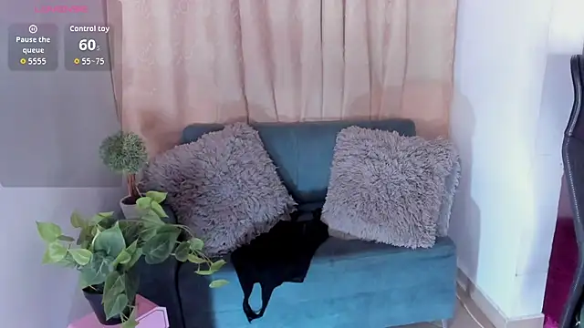 Snapshot of Danielacossio chatting on December 21, 2025, 4:03 am Danielacossio online show from December 21, 2025, 4:03 am