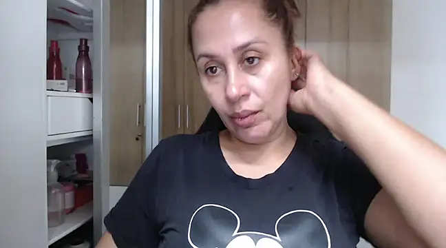 Snapshot of RoxanaLove9 chatting on February 11, 2025, 6:44 pm RoxanaLove9 online show from February 11, 2025, 6:44 pm