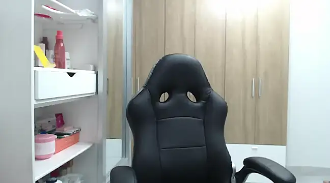 Snapshot of RoxanaLove9 chatting on February 11, 2025, 1:41 am RoxanaLove9 online show from February 11, 2025, 1:41 am