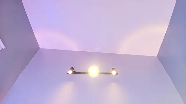 Annie9  online show from November 28, 2025, 3:50 am