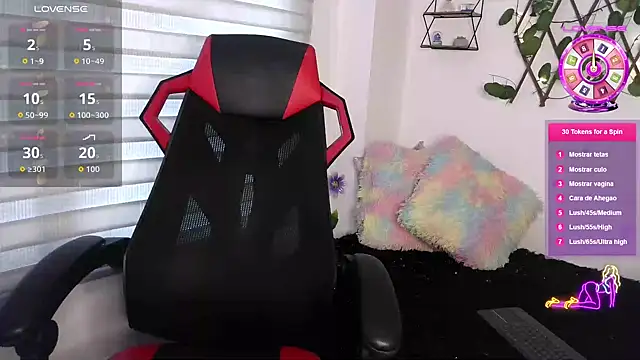 Snapshot of EmberEyes_999 chatting on December 1, 2025, 8:53 pm EmberEyes 999 online show from December 1, 2025, 8:53 pm