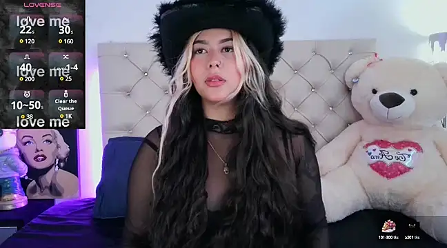 Snapshot of EmberEyes_999 chatting on March 12, 2025, 7:47 pm EmberEyes 999 online show from March 12, 2025, 7:47 pm