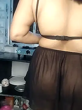 Snapshot of Hottyalia chatting on February 22, 2025, 9:37 pm Hottyalia online show from February 22, 2025, 9:37 pm