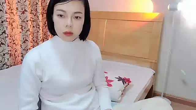 Snapshot of Linda-LL chatting on February 25, 2025, 1:00 pm Linda-LL online show from February 25, 2025, 1:00 pm