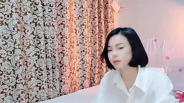 Snapshot of Linda-LL chatting on March 3, 2025, 5:37 am Linda-LL online show from March 3, 2025, 5:37 am