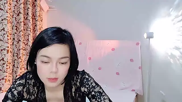 Snapshot of Linda-LL chatting on March 8, 2025, 3:02 pm Linda-LL online show from March 8, 2025, 3:02 pm