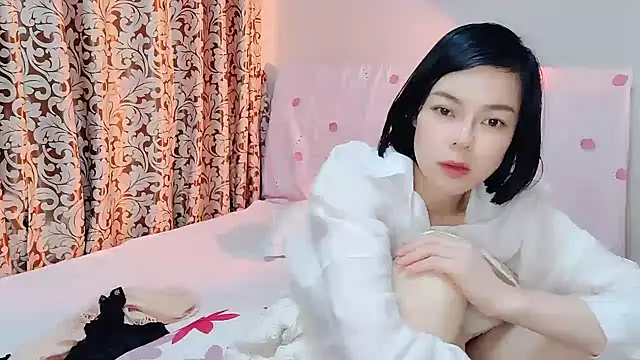 Snapshot of Linda-LL chatting on March 7, 2025, 3:19 am Linda-LL online show from March 7, 2025, 3:19 am