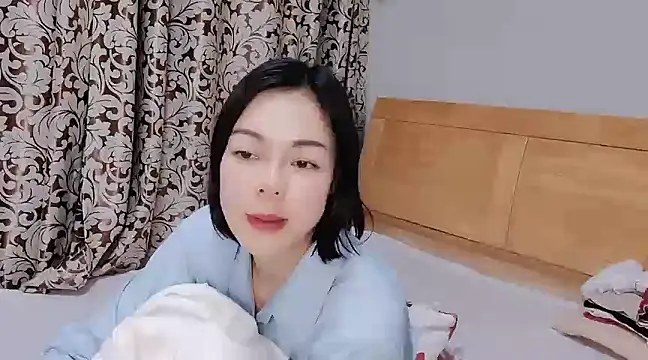 Snapshot of Linda-LL chatting on February 20, 2025, 5:55 am Linda-LL online show from February 20, 2025, 5:55 am