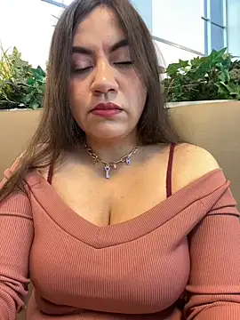 Snapshot of Iam__Cristal chatting on April 14, 2026, 10:04 pm Iam Cristal online show from April 14, 2026, 10:04 pm