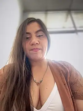 Iam  Cristal online show from September 17, 2025, 9:06 pm