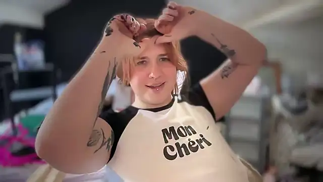 Curvy Rosie99 online show from April 25, 2026, 1:41 pm