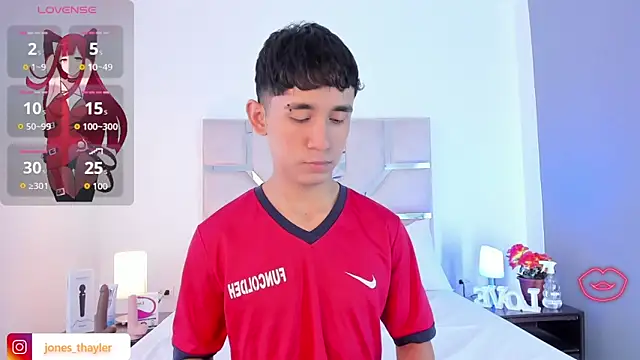 Snapshot of Thayler_jones chatting on January 10, 2026, 11:05 am Thayler jones online show from January 10, 2026, 11:05 am