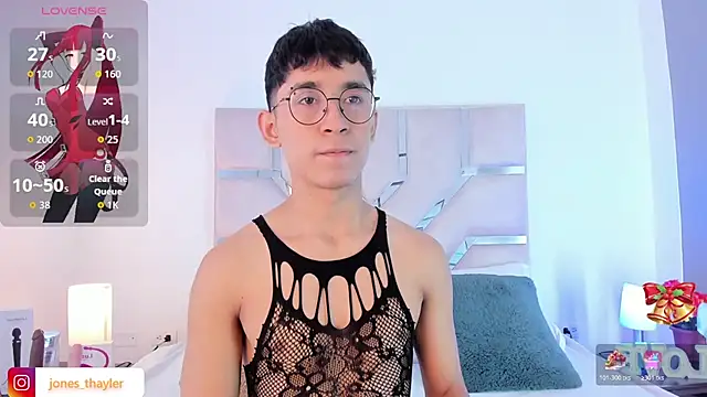 Snapshot of Thayler_jones chatting on January 8, 2026, 11:27 am Thayler jones online show from January 8, 2026, 11:27 am