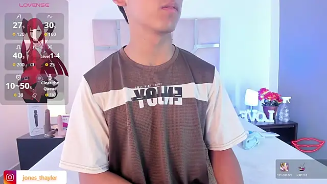 Snapshot of Thayler_jones chatting on January 19, 2026, 11:14 am Thayler jones online show from January 19, 2026, 11:14 am