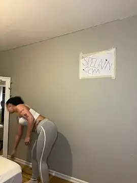 SweNatasha online show from April 3, 2026, 8:04 pm