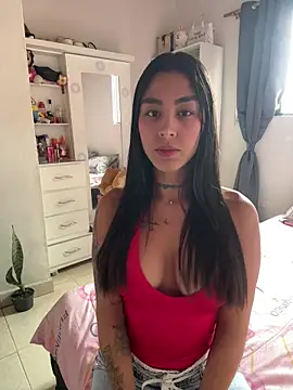 paisitahot1975 online show from February 23, 2026, 4:29 pm