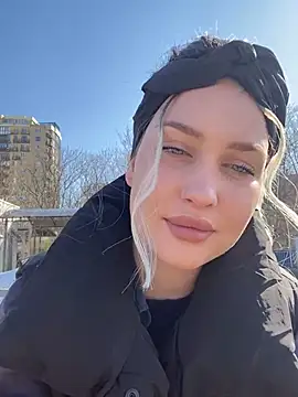 KikiWatson online show from March 9, 2025, 7:12 am