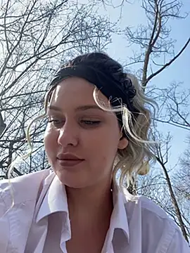 KikiWatson online show from March 10, 2025, 10:18 am