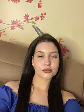 KikiWatson online show from March 19, 2025, 11:17 am