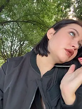 KikiWatson online show from September 14, 2025, 6:03 am