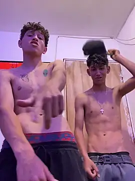 LatinBoysxxx online show from December 5, 2024, 10:28 pm