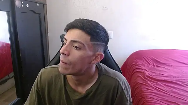 Snapshot of kv___xxx_ chatting on October 4, 2025, 5:03 pm kv   xxx  online show from October 4, 2025, 5:03 pm