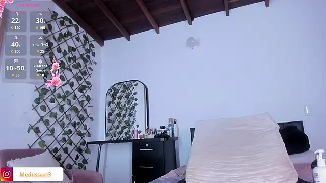 medussa13  online show from March 21, 2026, 12:09 pm