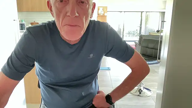 Snapshot of angie-puttana chatting on December 16, 2025, 10:25 pm angie-puttana online show from December 16, 2025, 10:25 pm