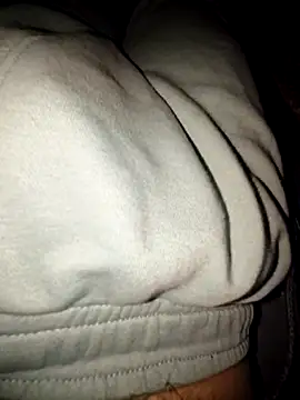 Snapshot of Landryyyyy chatting on January 10, 2025, 7:35 am Landryyyyy online show from January 10, 2025, 7:35 am