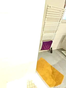 Snapshot of Landryyyyy chatting on February 3, 2026, 7:35 am Landryyyyy online show from February 3, 2026, 7:35 am