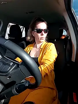 Snapshot of uber_babe chatting on January 8, 2026, 10:43 am uber babe online show from January 8, 2026, 10:43 am