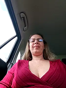 Snapshot of uber_babe chatting on May 1, 2026, 9:47 am uber babe online show from May 1, 2026, 9:47 am