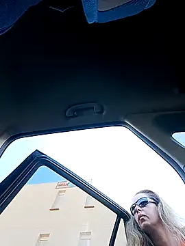 Snapshot of uber_babe chatting on February 17, 2026, 11:07 am uber babe online show from February 17, 2026, 11:07 am