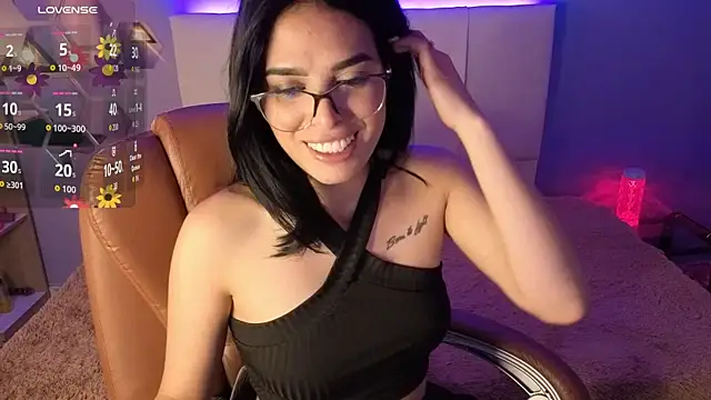 Snapshot of AlessiaVal_ chatting on September 24, 2025, 2:12 pm AlessiaVal online show from September 24, 2025, 2:12 pm