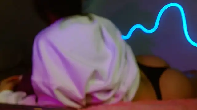 Snapshot of AlessiaVal_ chatting on March 28, 2026, 12:50 pm AlessiaVal online show from March 28, 2026, 12:50 pm