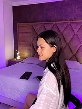 HannaRhodes online show from October 24, 2025, 3:11 pm